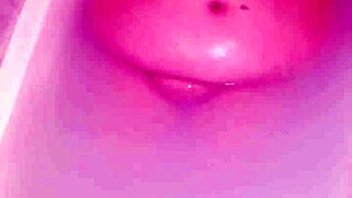 im playing naked with my wet pussy in bathtub