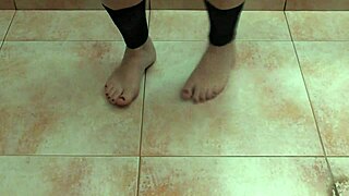 ever seen feet shake like these sexy dancers do?