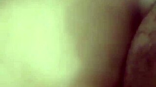 fodendo o cu da esposa indiana sem piedade essa puta rabuda adora rebolar com pauzão no rabo