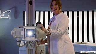 i luv watchin three shemales lick n fuck busty milf scientist!!