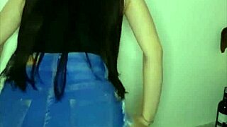 Voyeur catches sexy latina teen's huge ass shaking solo in culonas style