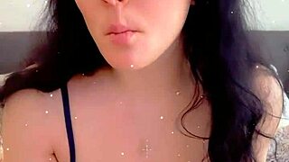 playing with my dildo... fuck i cum so hard 💦💦 watch me squirt everywhere 😩