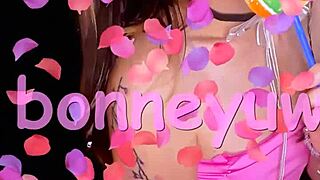 Bonneyuwu flaunts 10 cute pigtail pics and steamy pink video