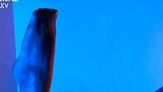 emilly's sexy latina feet toes up close begging for nylon worship