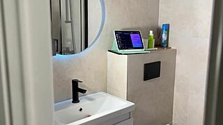 i asked alt-girl for shower nudes she sent pussy toy play