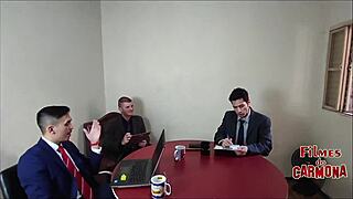 empresa's testing the sofa with milf employee, she blew everyone bareback!!