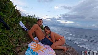 ei loira da praia quer meter com travesti na rua usando lingerie? anal ao ar livre foda bruta