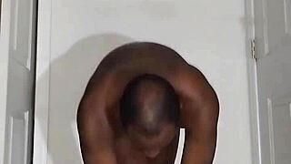 relaxing eating banana stretching what to say feeling thankful thanksgiving holiday